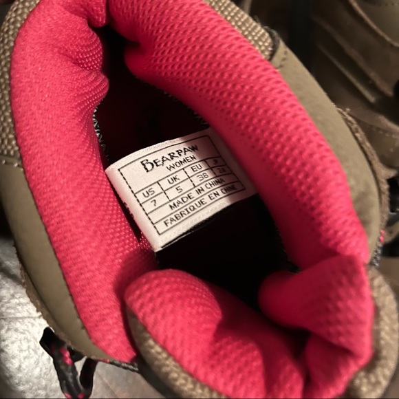 BEARPAW Women’s Hiking Boots (7us) - Picture 4 of 4